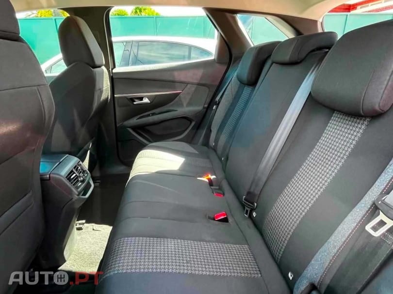 Peugeot 3008 1.5 BlueHDi Allure Pack