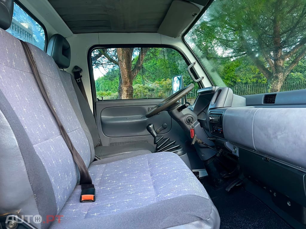 Nissan Cabstar Tribasculante