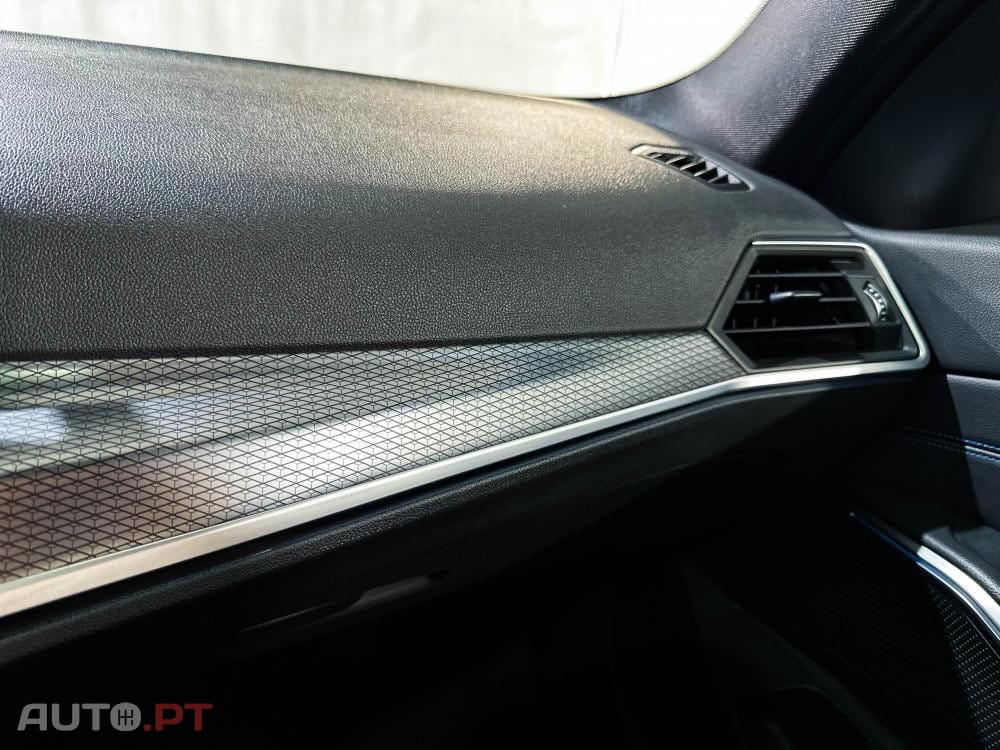 BMW 330 e Pack 50 anos M Auto