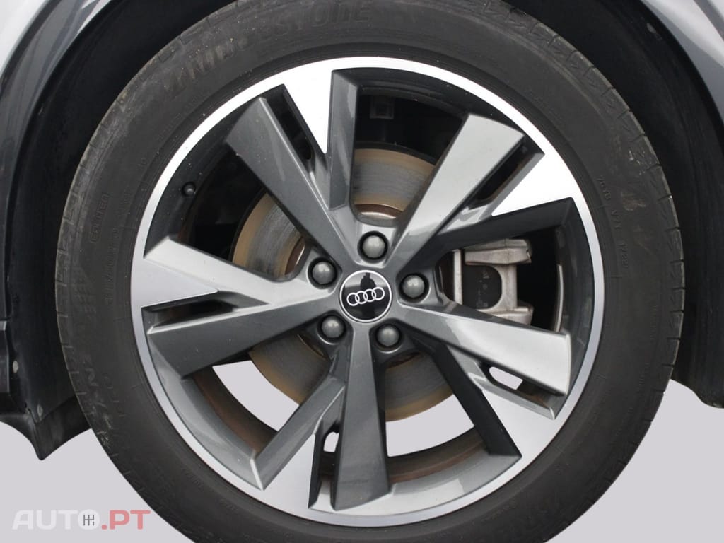 Audi Q4 E-Tron 35 S-LINE I.V.A DEDUTÍVEL