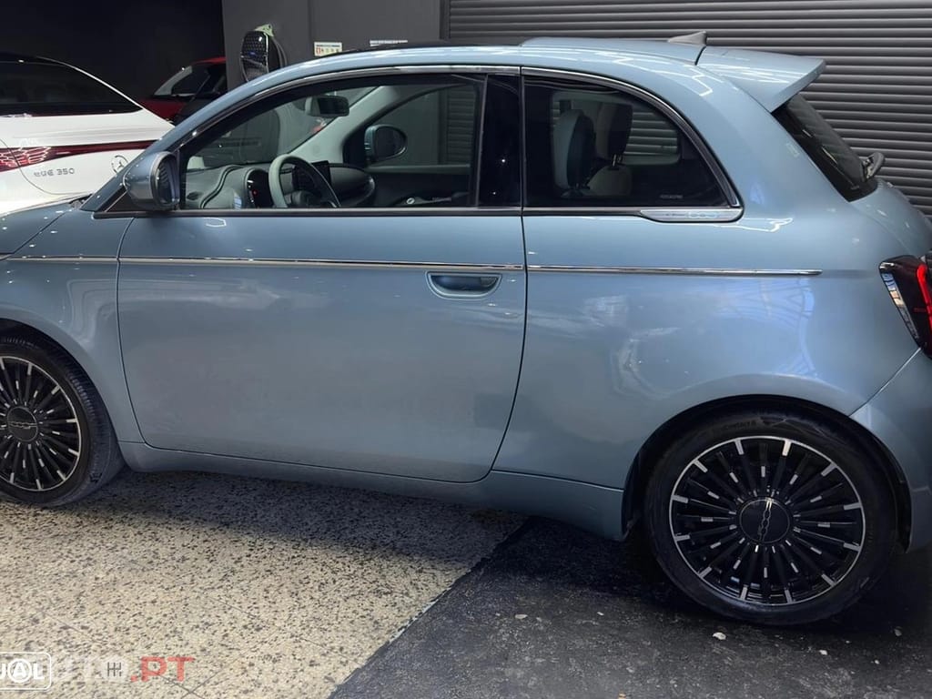 Fiat 500e La Prima