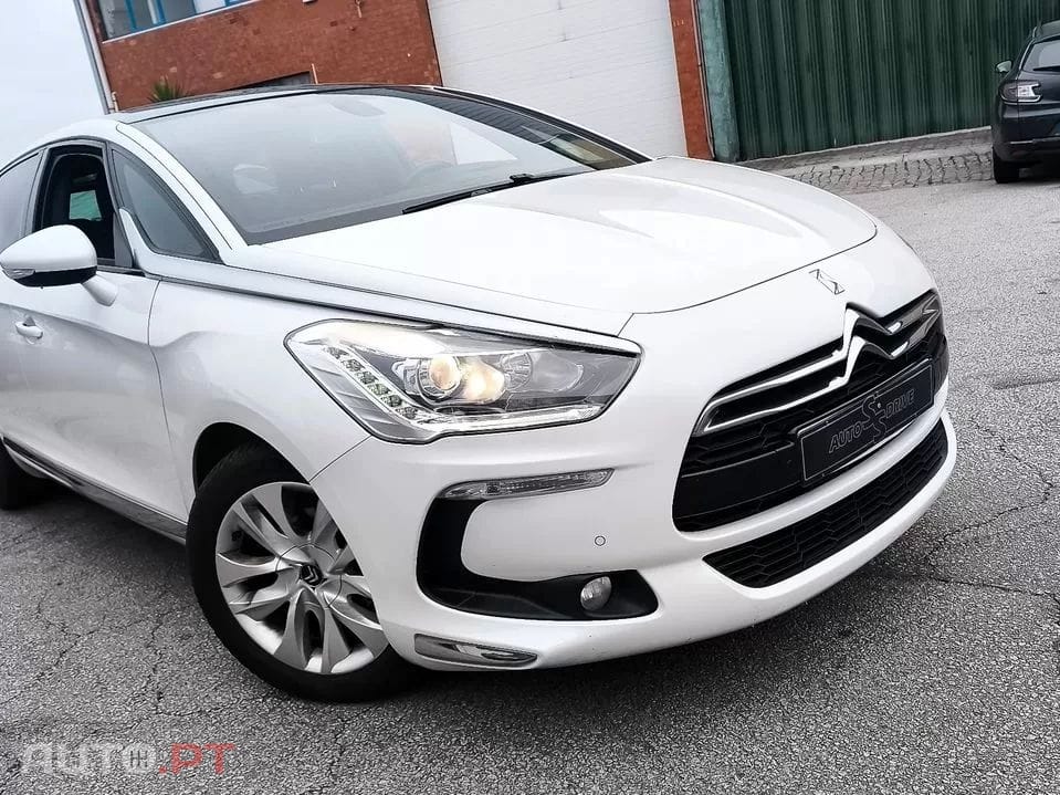 Citroen DS5 1.6 e-HDi Air. So Chic CMP6 112g