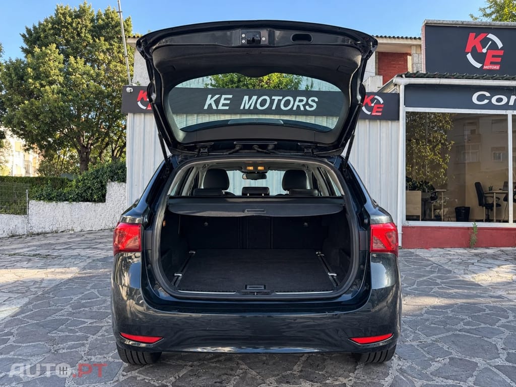Toyota Avensis Touring Sports 1.6 D-4D Exclusive