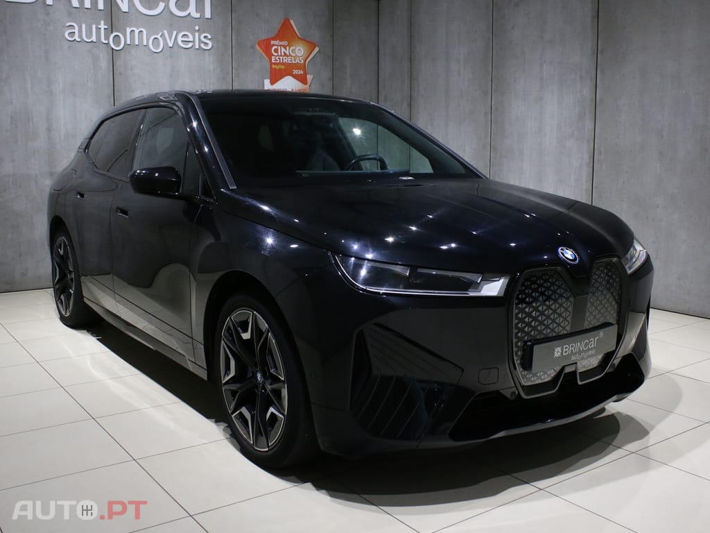 BMW iX xDrive 40 Pack Desportivo