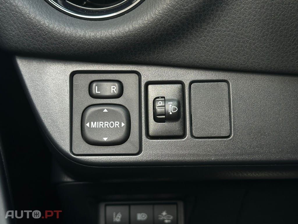 Toyota Yaris 1.5 HSD Comfort +P.Style+P.Techno