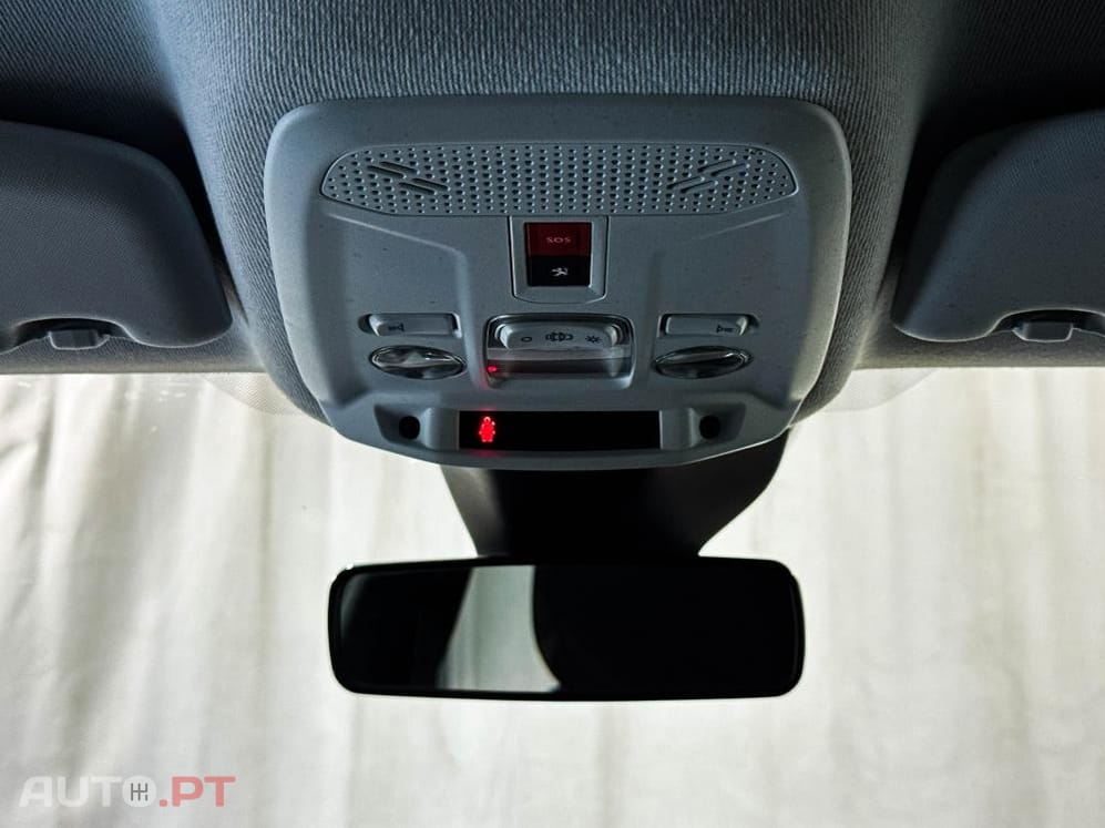 Peugeot E-208 50 kWh SE Style