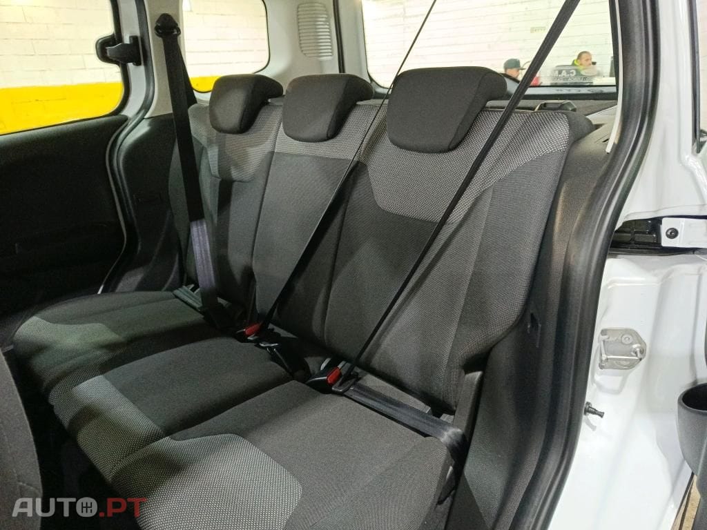 Ford Tourneo 1.5 TDCi Ambiente