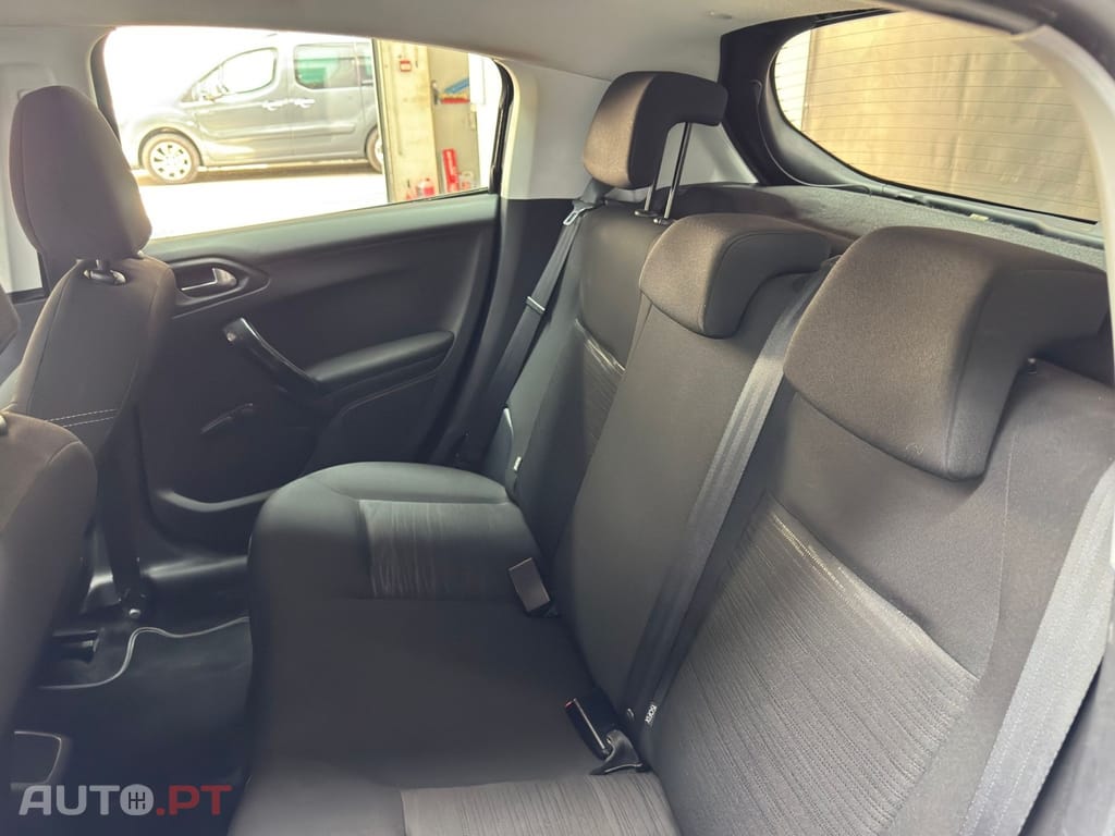 Peugeot 208 1.0 VTi Access