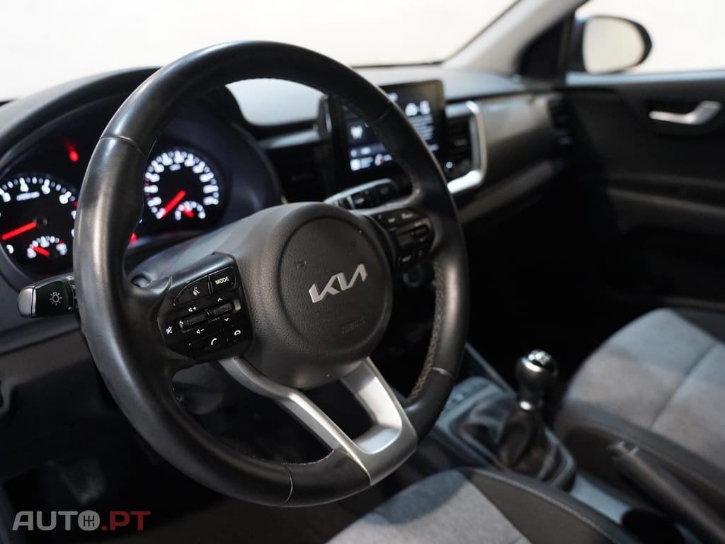 Kia Stonic 1.2 Dynamic — fotografia 3