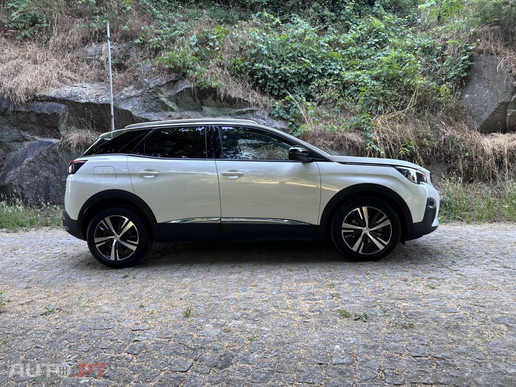 Peugeot 3008 1.2 PureTech Allure EAT8