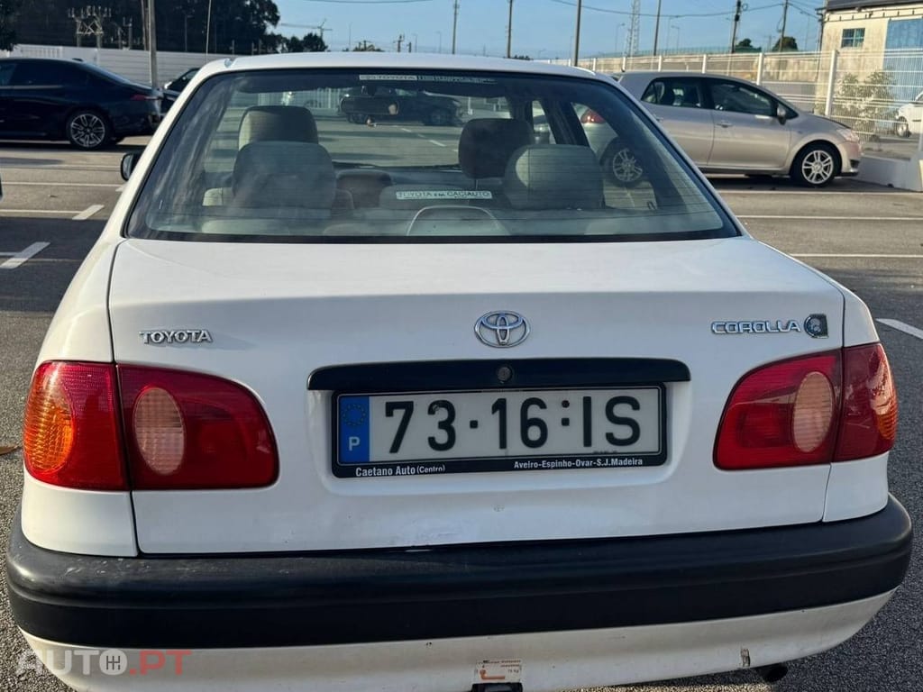 Toyota Corolla Sedan 1.3 Terra AC