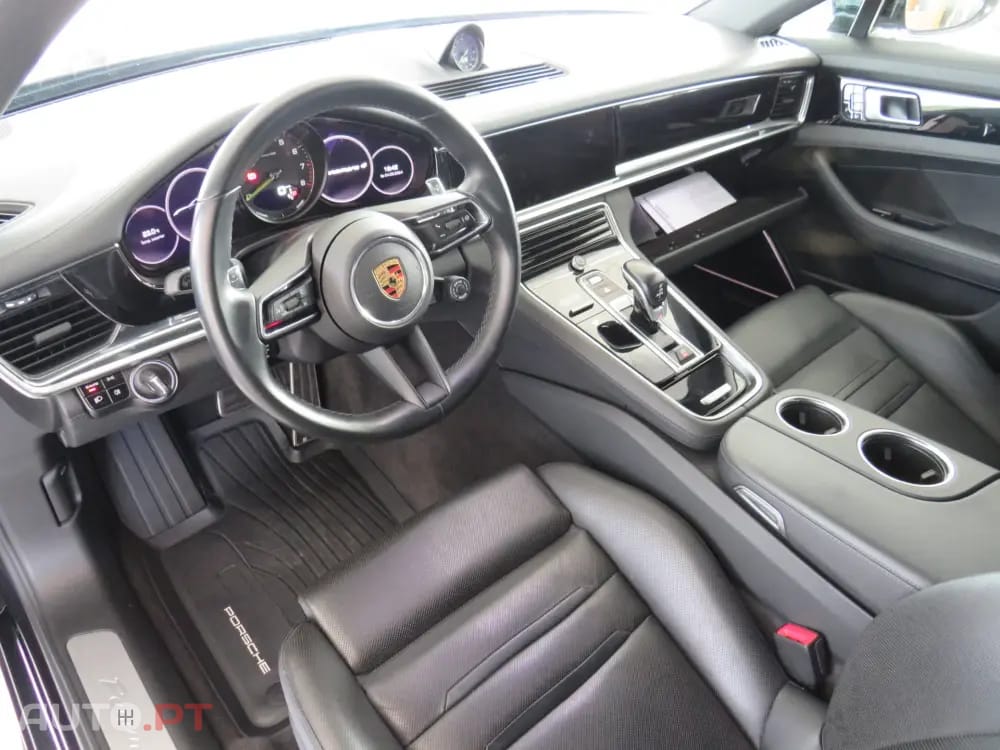 Porsche Panamera 4 E-Hybrid