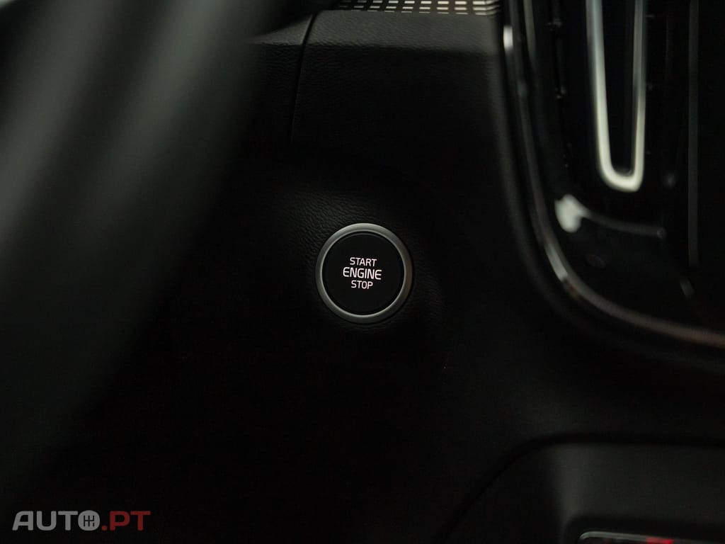 Volvo XC40 1.5 T5 PHEV R-Design Expression