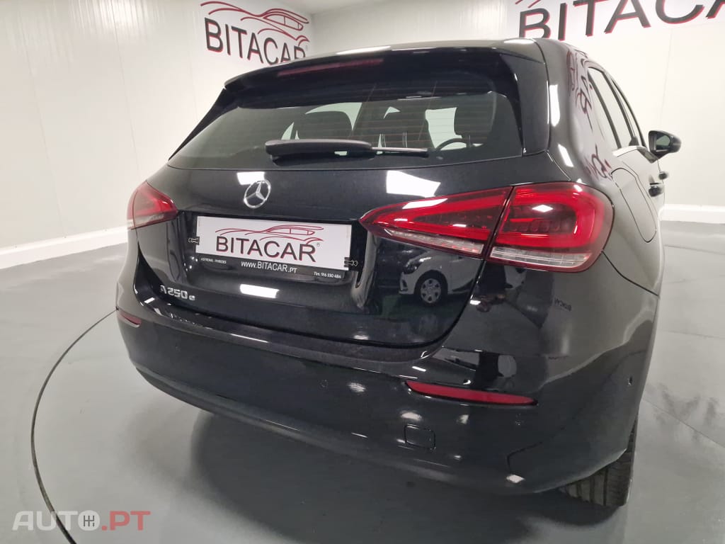 Mercedes-Benz A 250 E STYLE PLUS Hibrido Plug-In