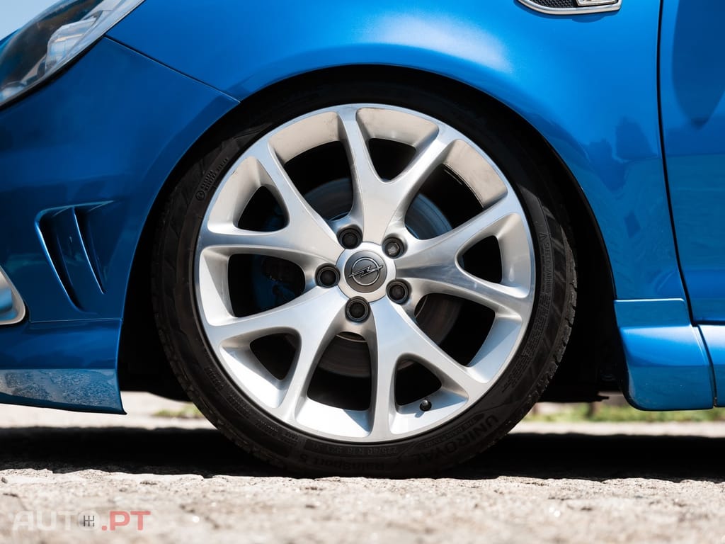 Opel Corsa 1.6 Turbo OPC
