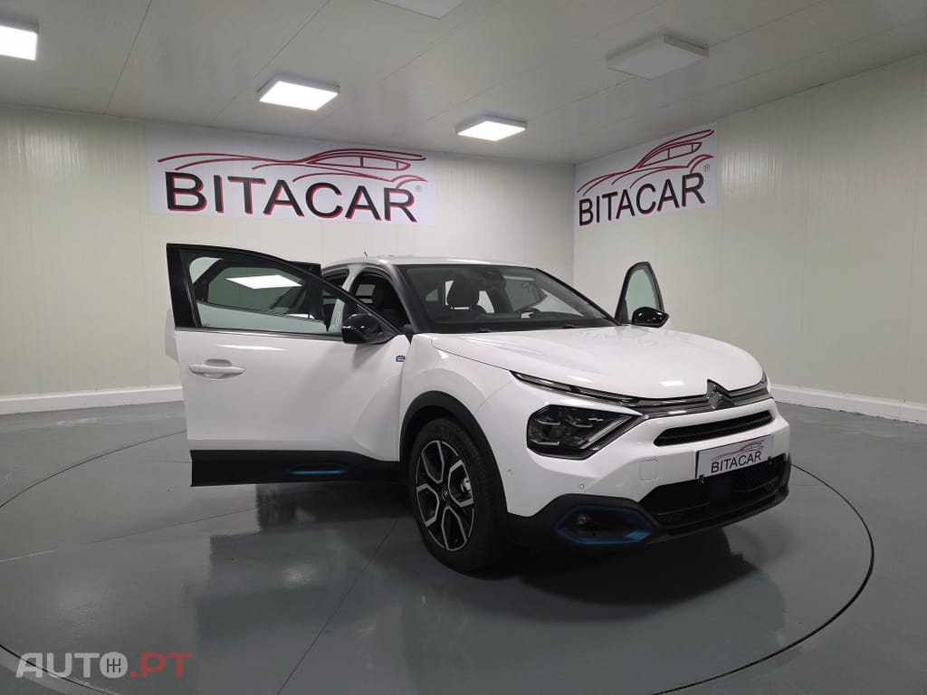 Citroën e-C4 50 kWh Shine — fotografia 4
