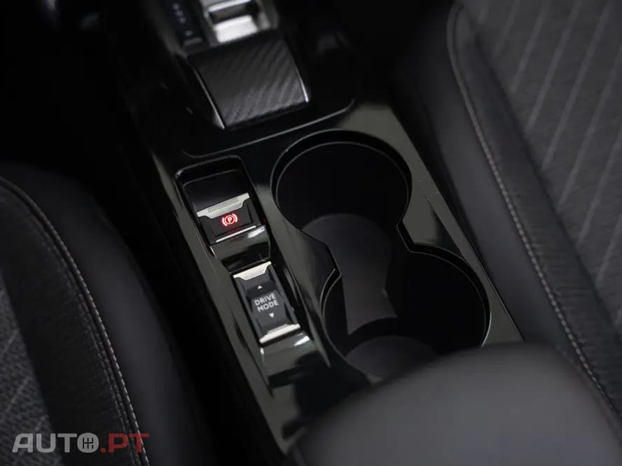 Peugeot 208 1.2 Hybrid Allure e-DCS6