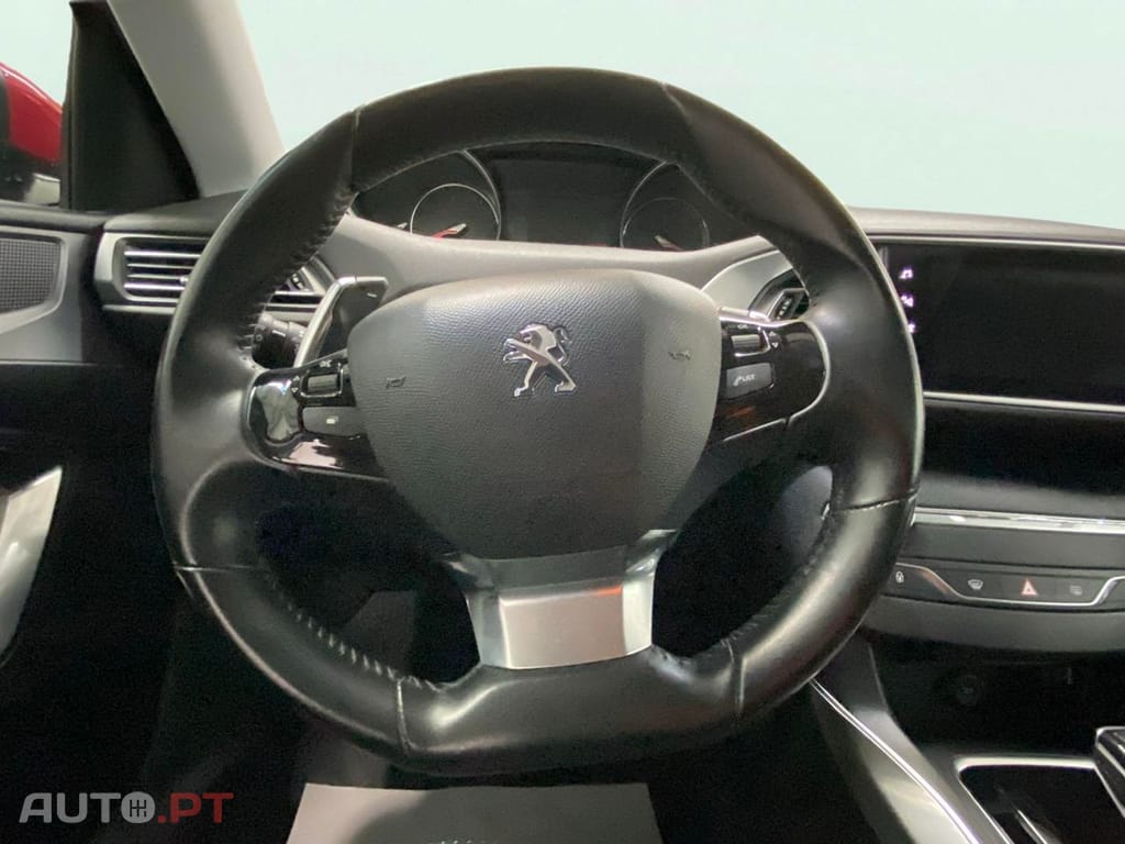 Peugeot 308 1.2 PureTech Allure EAT8
