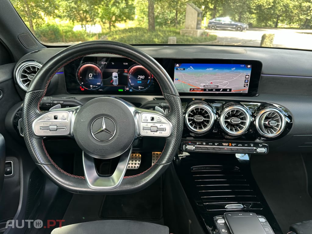 Mercedes-Benz A 250 e AMG Line