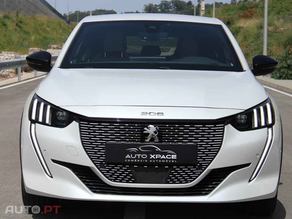 Peugeot E-208 50 kWh GT Pack