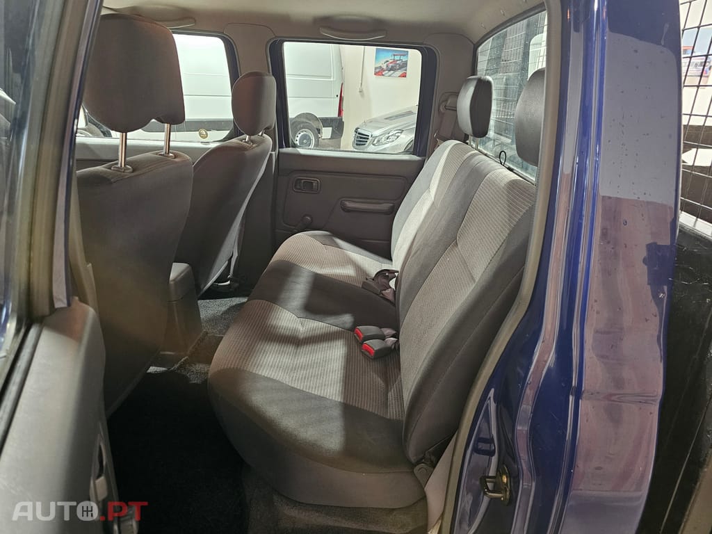 Nissan Pick Up 2.5Di