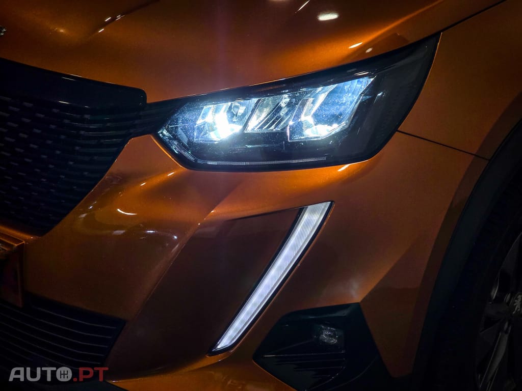 Peugeot 2008 1.2 PureTech Active Pack EAT8