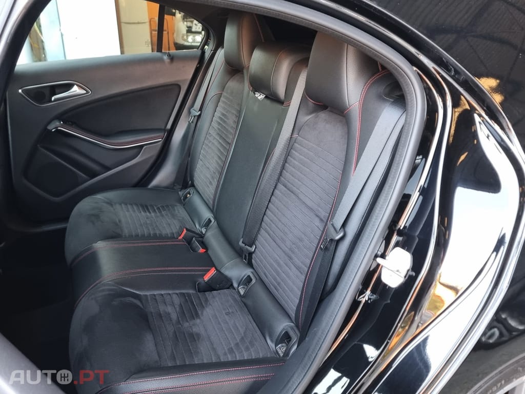 Mercedes-Benz A 180 d AMG Line