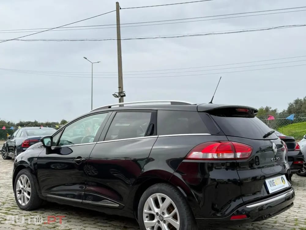 Renault Clio Outro