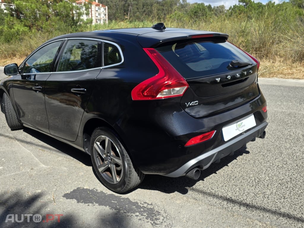 Volvo V40 2.0 D4 R-Design Summum
