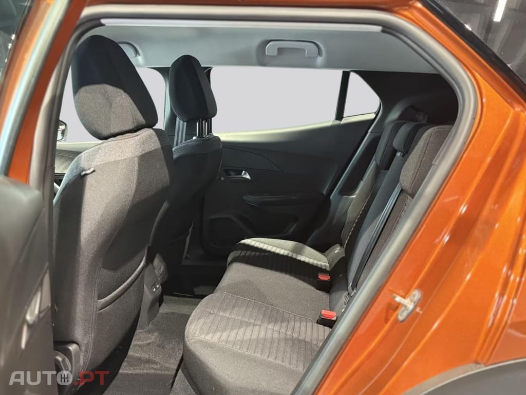 Peugeot E-2008 Active Business I.V.A DEDUTIVEL