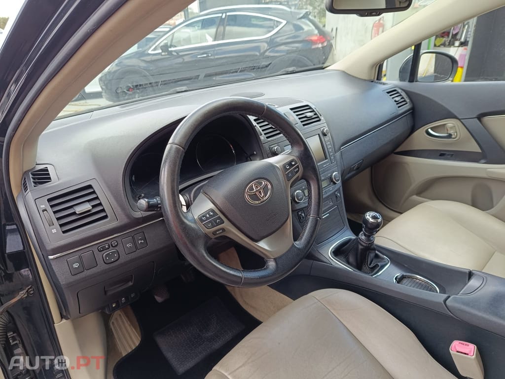 Toyota Avensis 2.2 D-CAT Sol+GPS