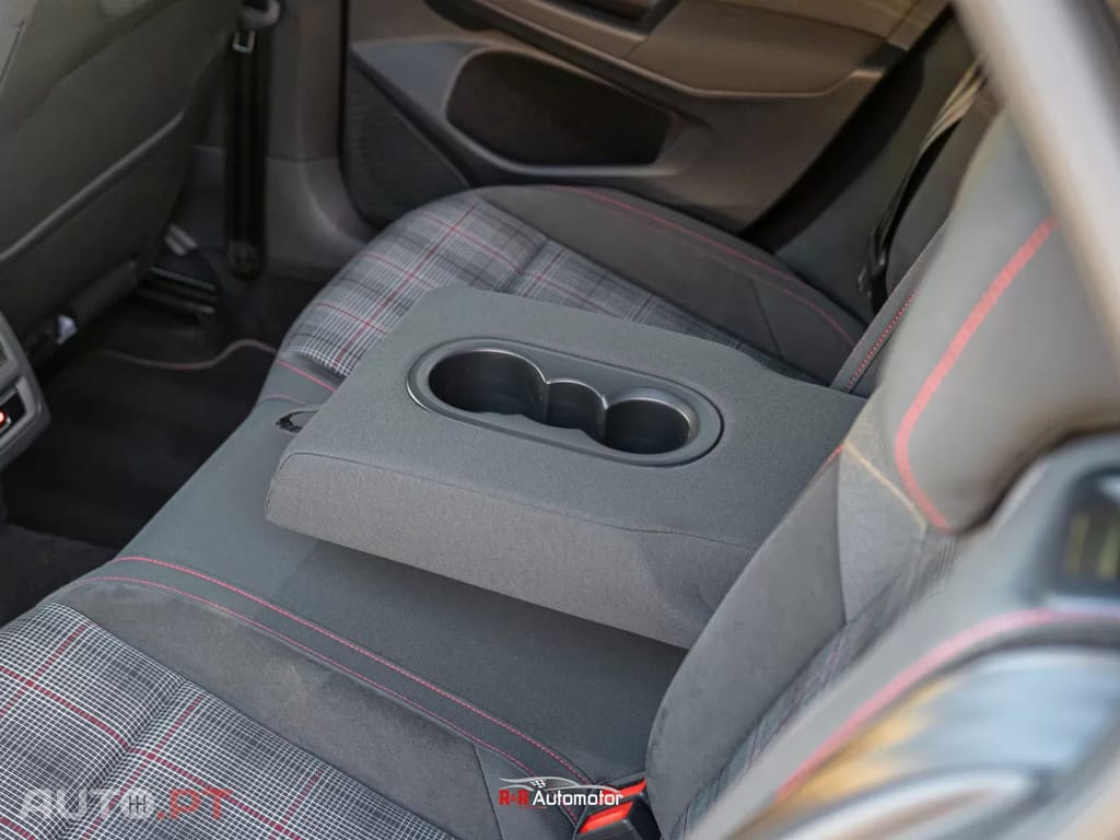 Volkswagen Golf 2.0 TSI GTI DSG Performance