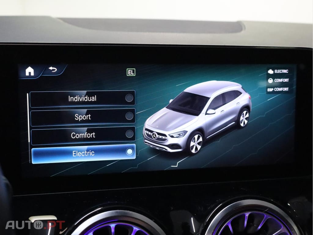 Mercedes-Benz GLA 250 e AMG LINE