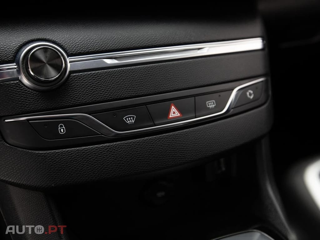 Peugeot 308 1.5 BlueHDi Business Line