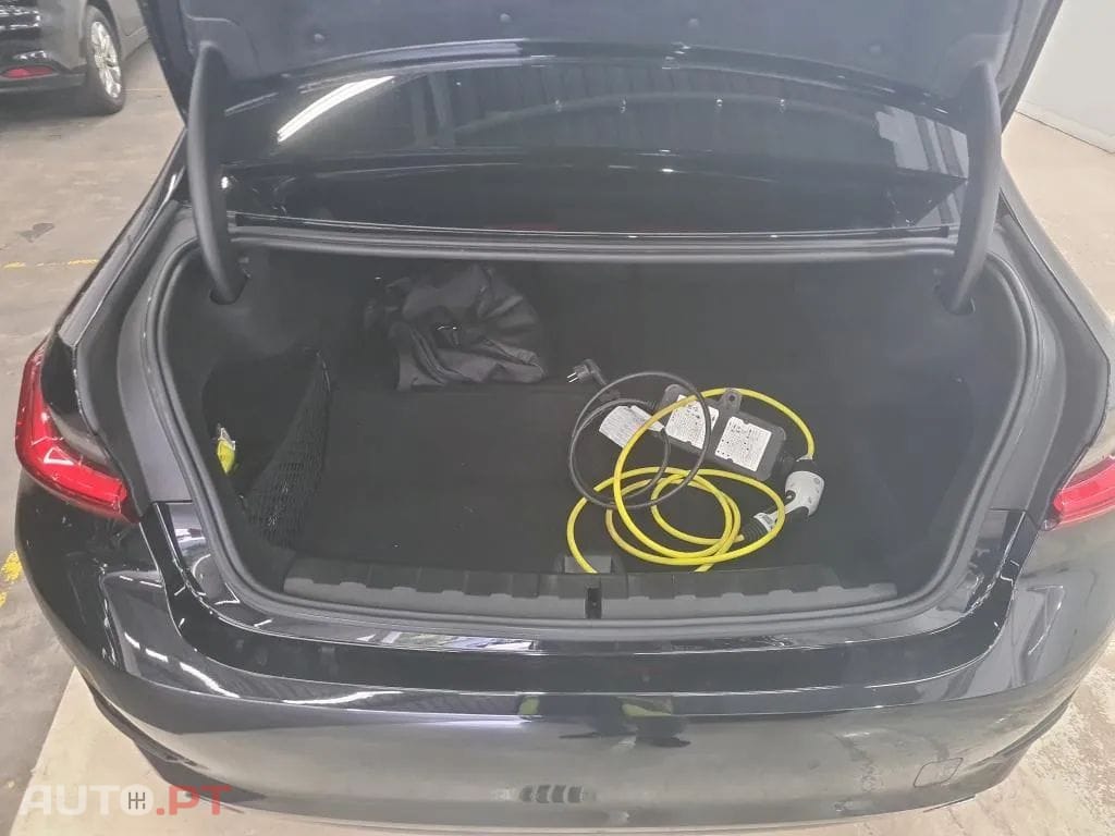 BMW 320 e Corporate Edition Auto