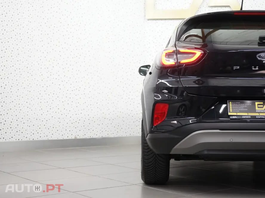Ford Puma 1.0 EcoBoost Hybrid TITANIUM