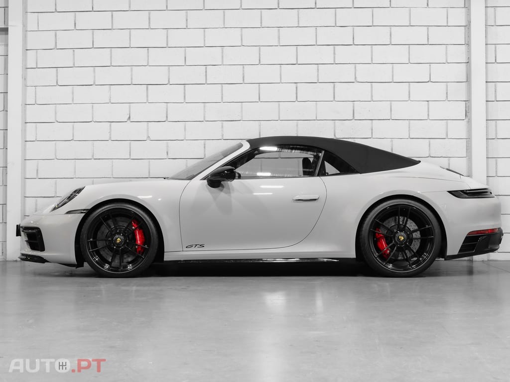 Porsche 992 Carrera 4 GTS PDK