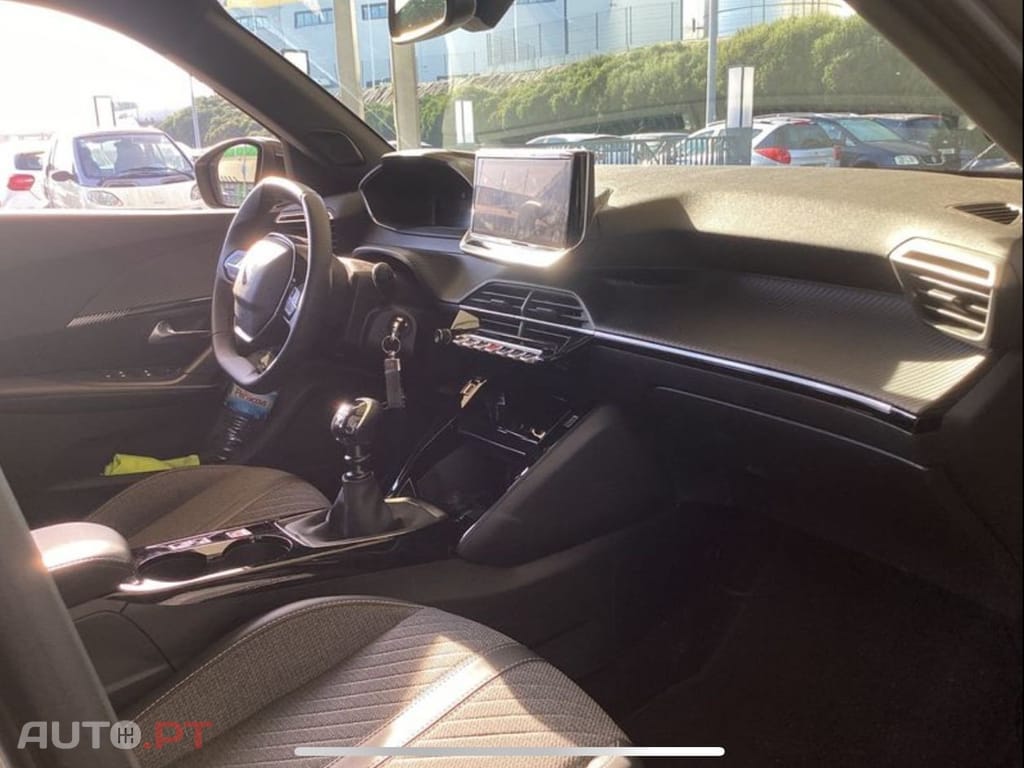 Peugeot 2008 1.2 PureTech Allure