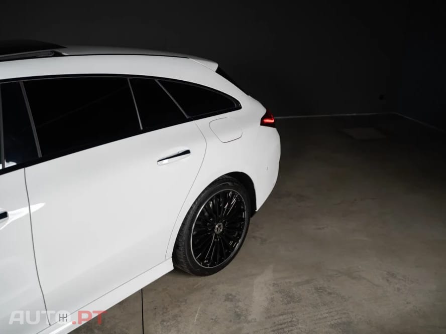 Mercedes-Benz CLA 250 e Shooting Brake AMG Line