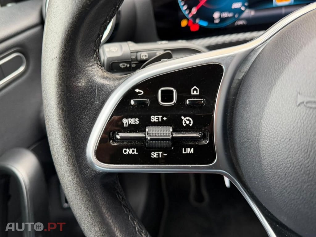 Mercedes-Benz CLA 180 D Business DCT