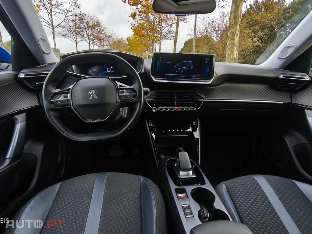 Peugeot E-2008 50 kWh Allure Pack
