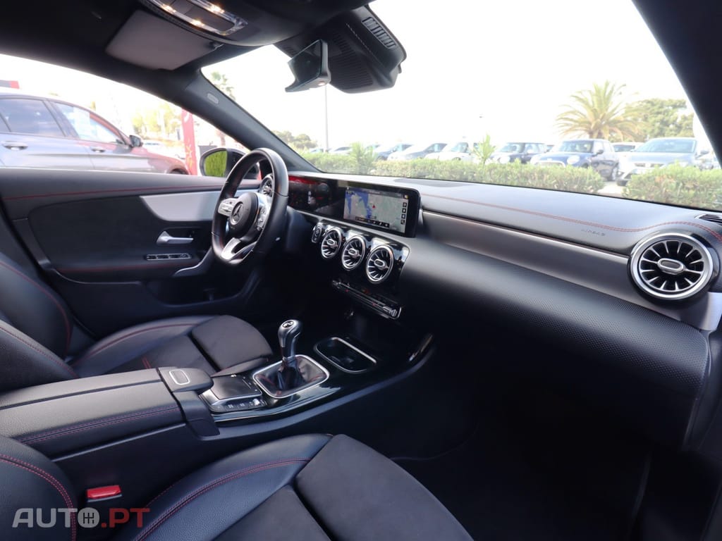 Mercedes-Benz CLA 180 AMG LINE