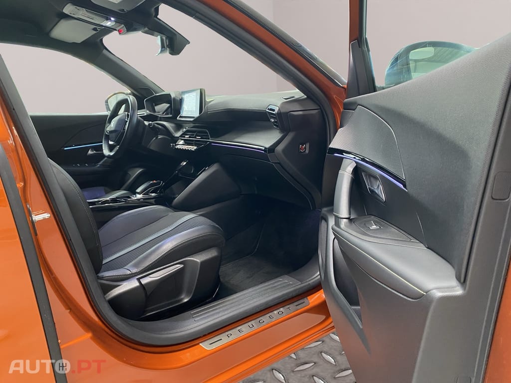 Peugeot E-2008 54 kWh GT