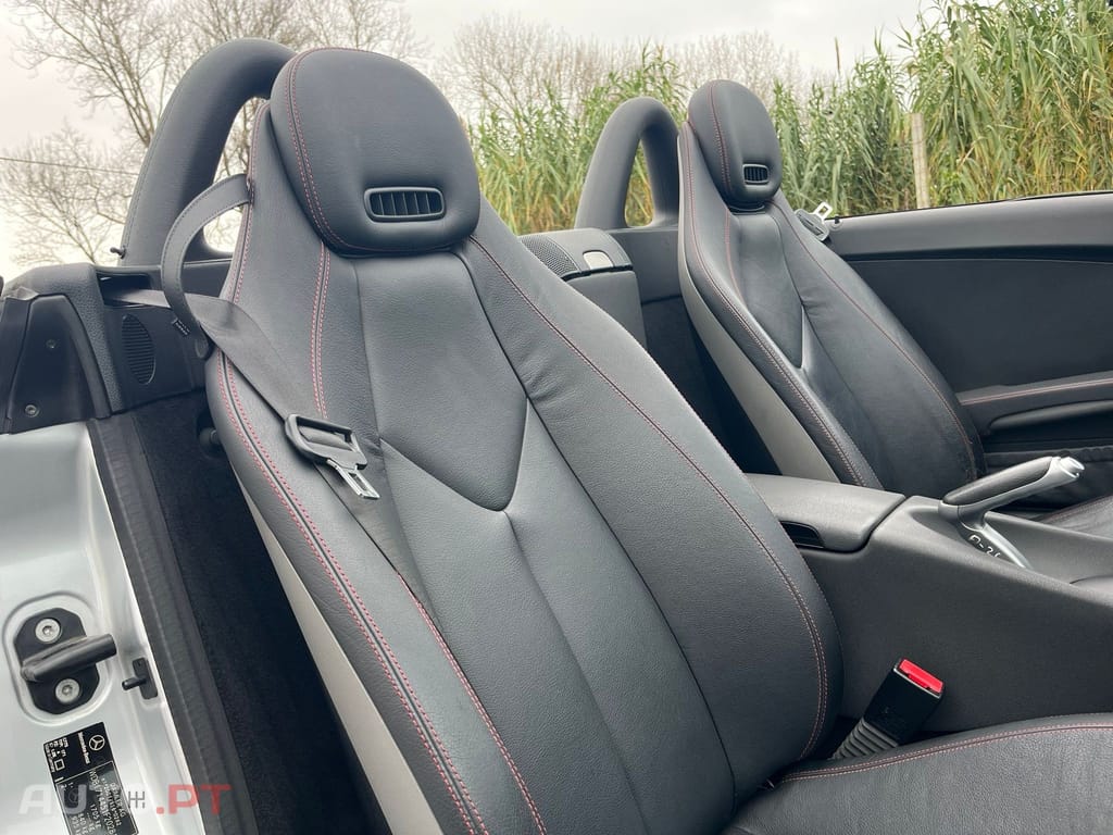 Mercedes-Benz SLK 200 Outro