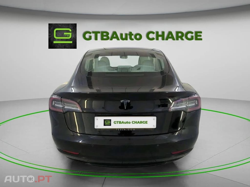 Tesla Model 3 Standard RWD Plus AUTOPILOT
