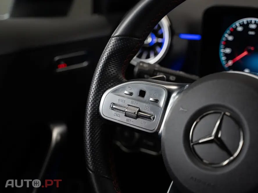 Mercedes-Benz A 250 e AMG Line