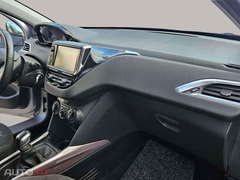Peugeot 2008 1.2 PureTech Style