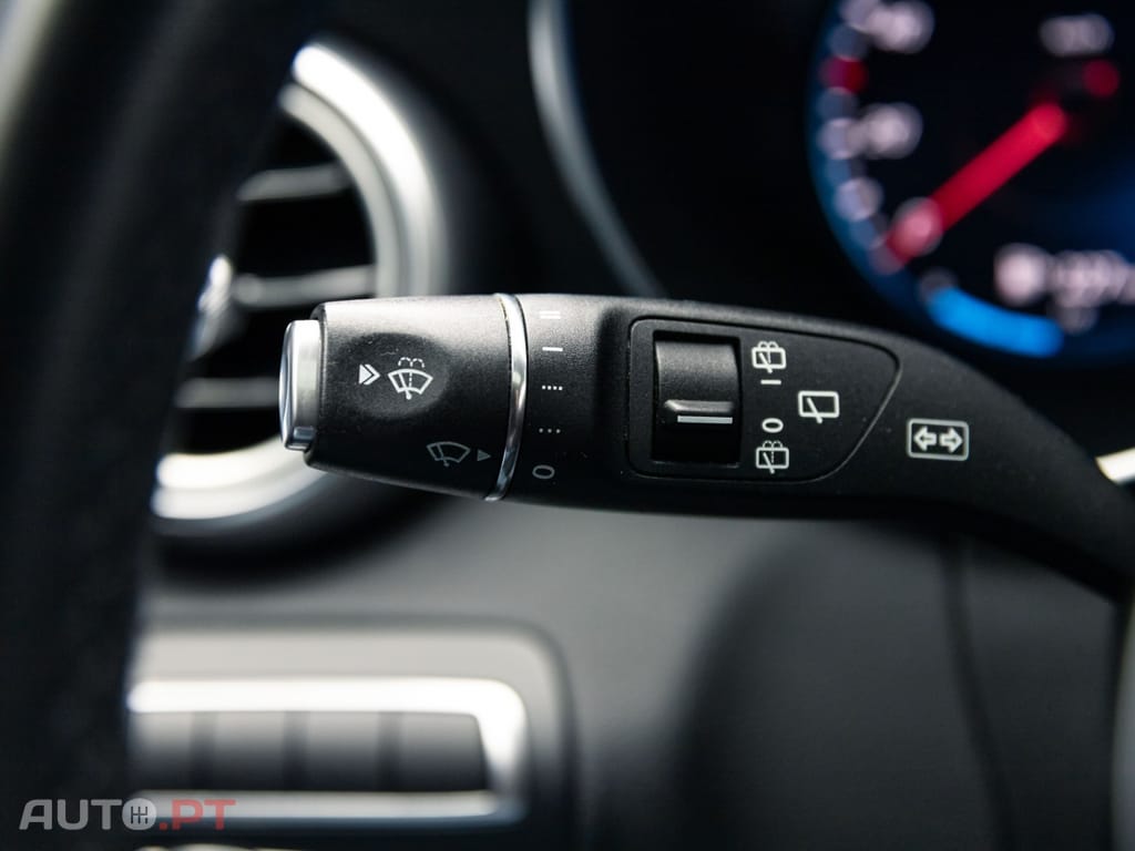 Mercedes-Benz C 300 e T 9G-TRONIC Night Edition
