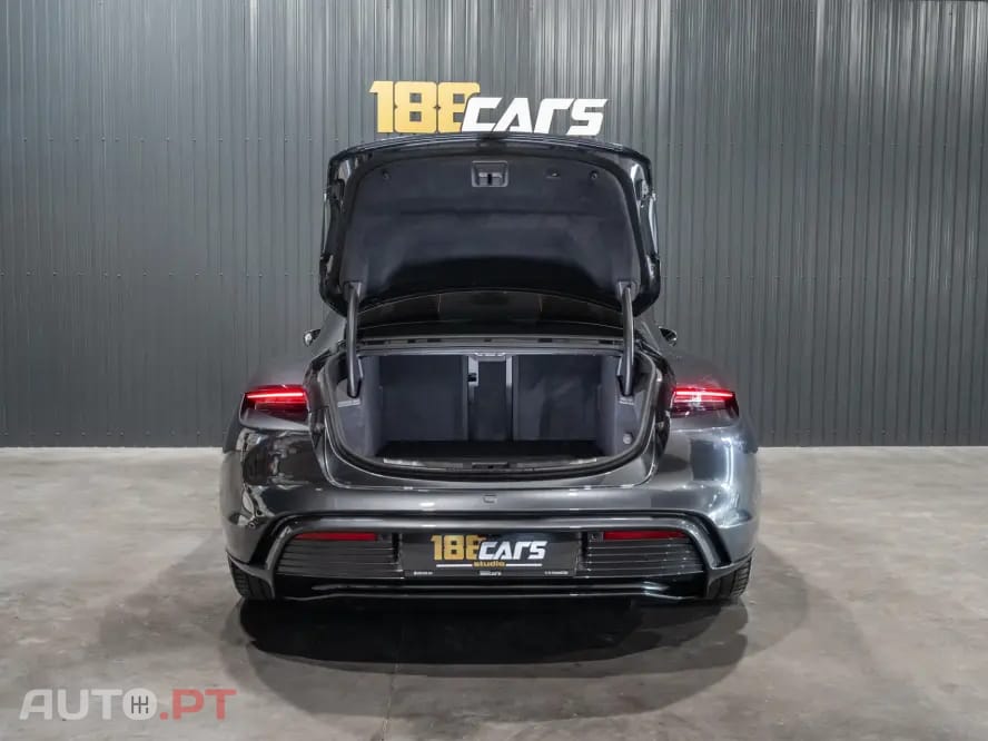 Porsche Taycan 4S