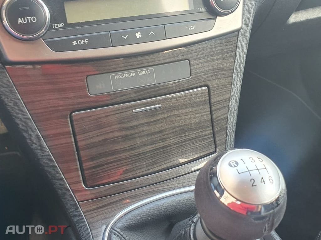 Toyota Avensis SD 2.0 D-4D Exclusive